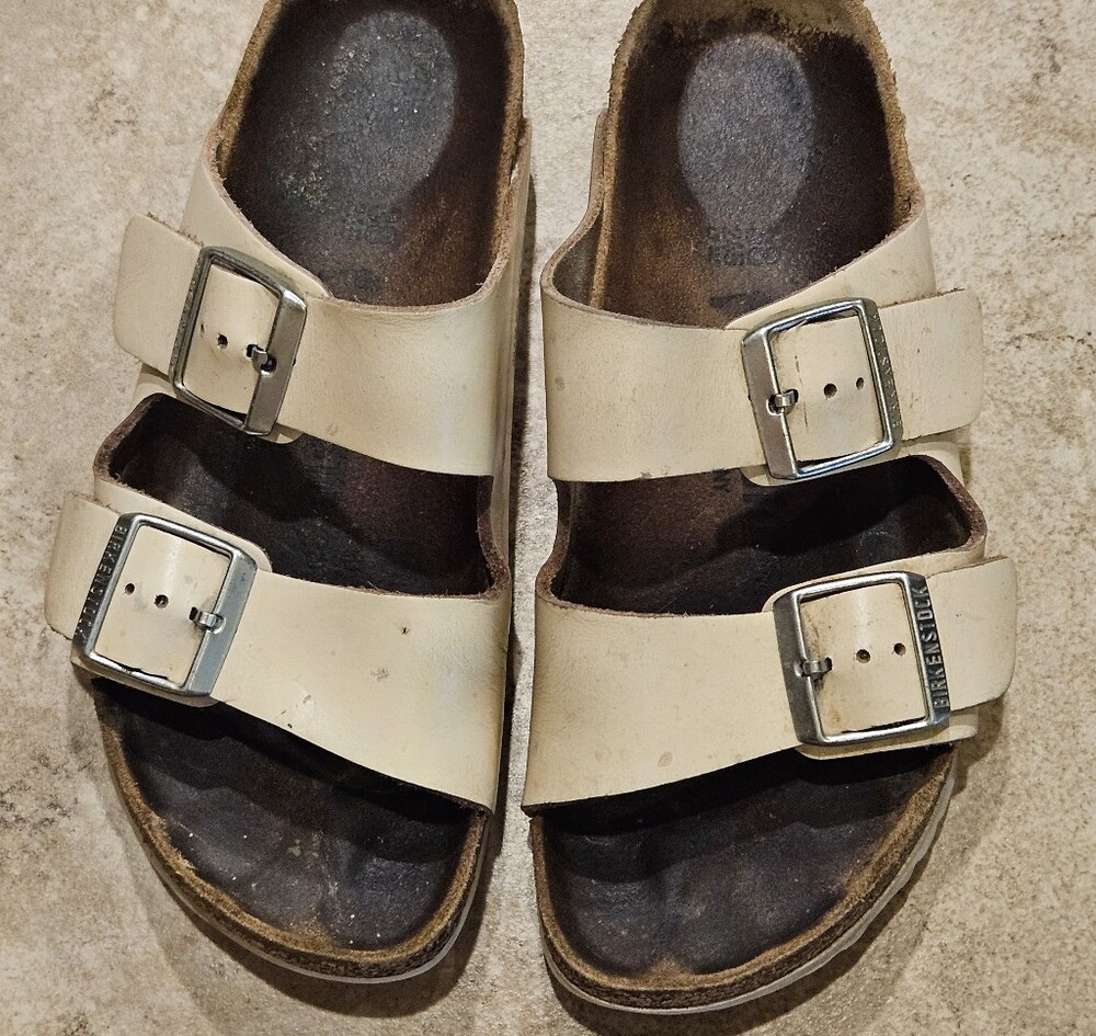 Birkenstock Sandals Womens Arizona Slide, Cream Buckle Strap - Size 38